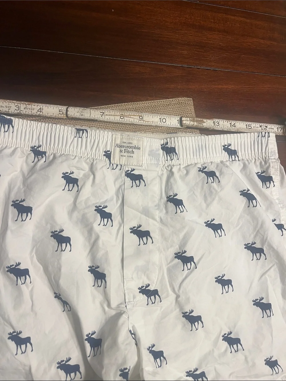 Lot 100 Abercrombie & Fitch White Boxer Shorts with Navy Moose Motif